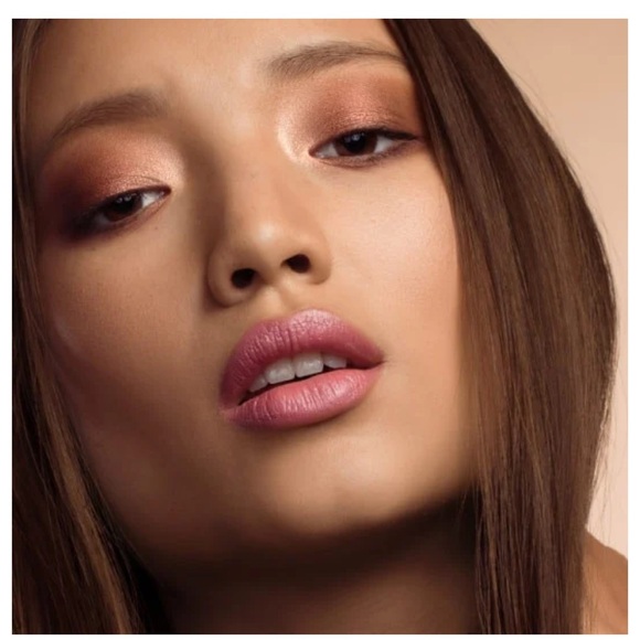 IL MAKIAGE COLOR BOSS SQUAD EYESHADOW
MULTI-DIMENSIONAL 4-PAN EYE COLOR PALETTE - Picture 6 of 6